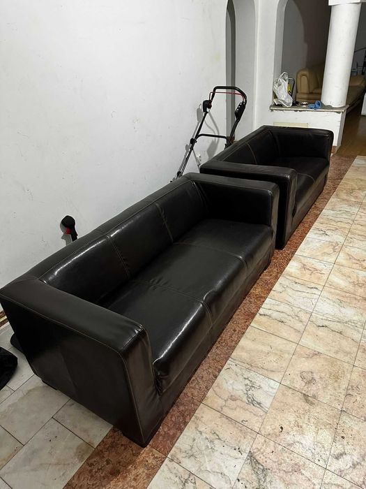 Canapea moderna din piele si fotoliu dublu