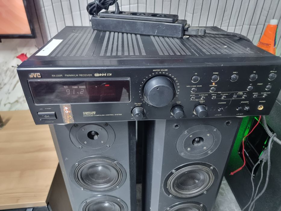 Amplificator tuner jvs