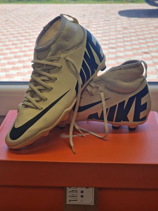 Ghete fotbal iarba Nike mercurial