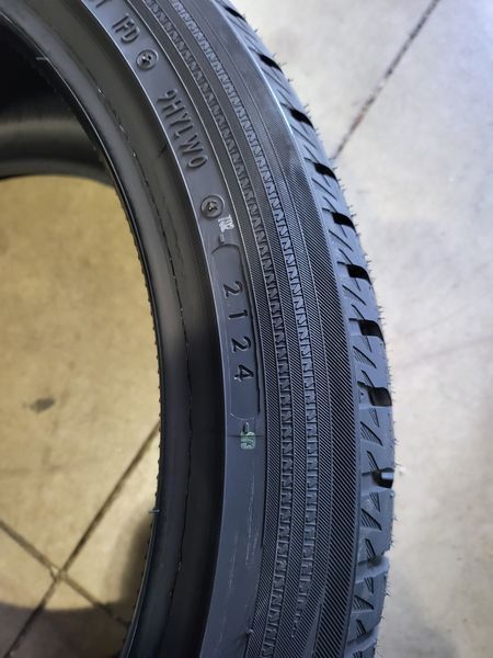 275/35/19//245/40/19 YOKOHAMA