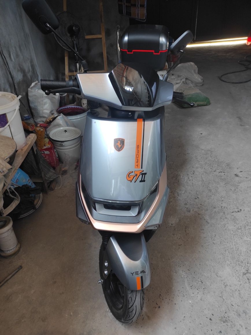 Elektro skuter Yema E6