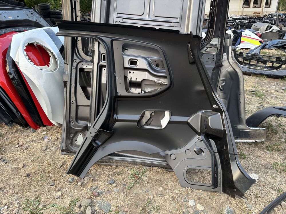 Панел Калник VW Touran
