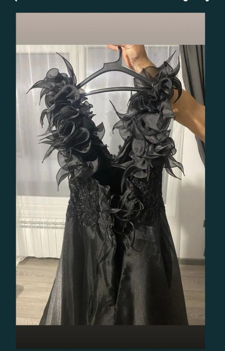 Официална черна рокля