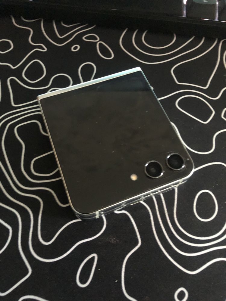 Samsung galaxy z flip 5