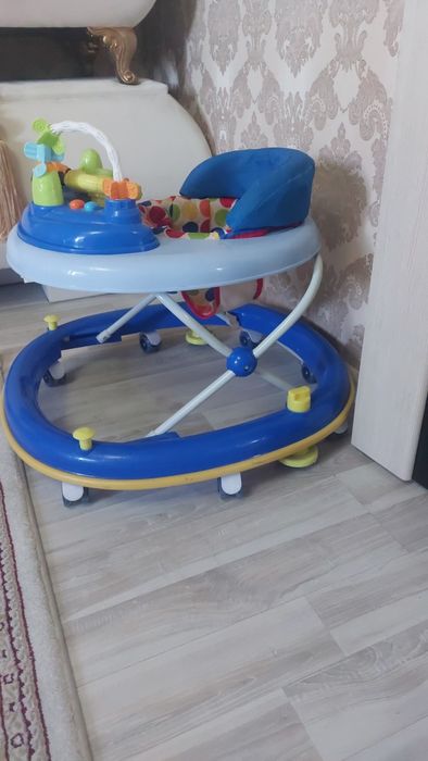 Детский ходунки б/у состояния отличное