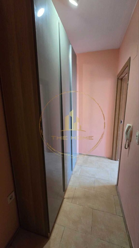 Дава се под наем Едностаен апартамент в Варна, Център - 42 кв.м за 375 € - Снимка #8