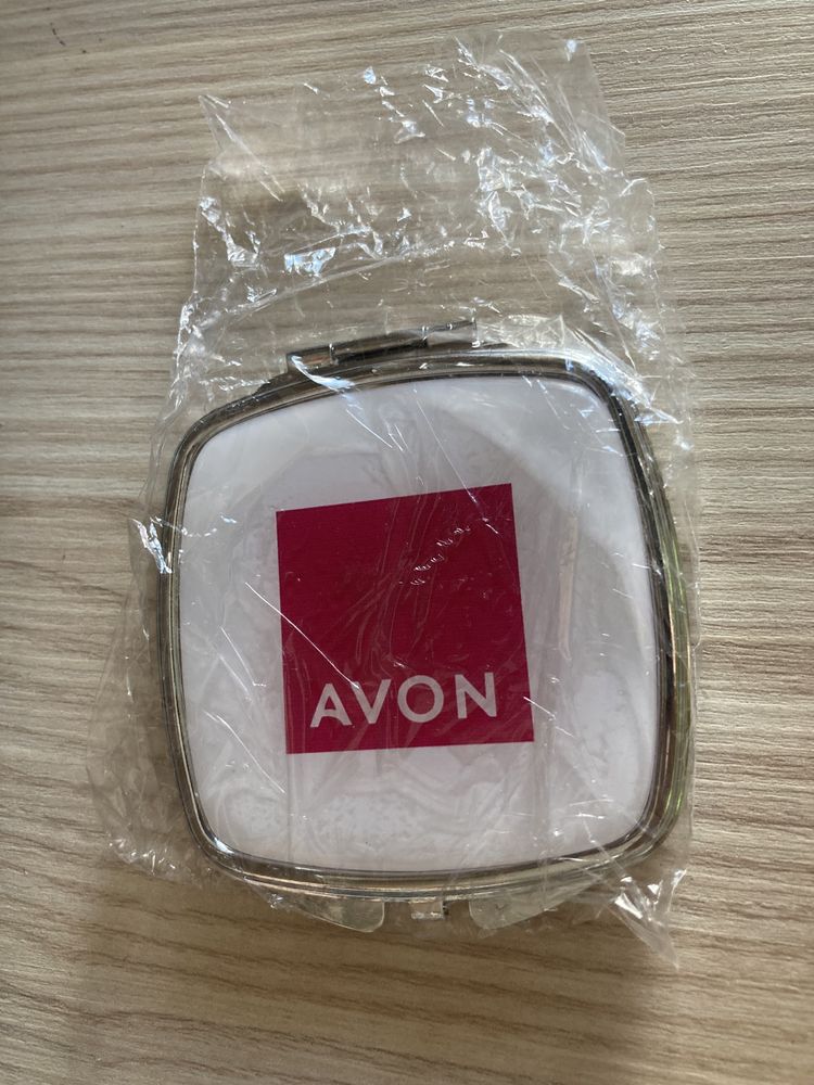 Oglinda de geanta Avon