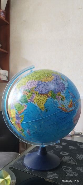 Глобус большой новый