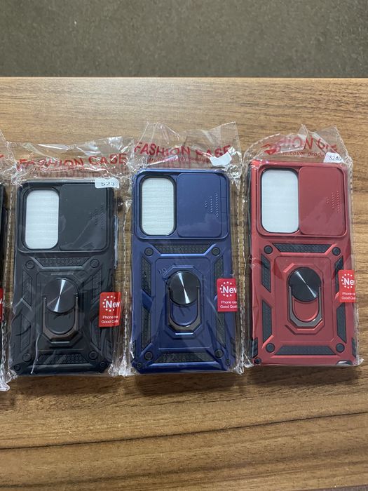 Huse de protecție rezistente cu inel suport și protecție pentru camere