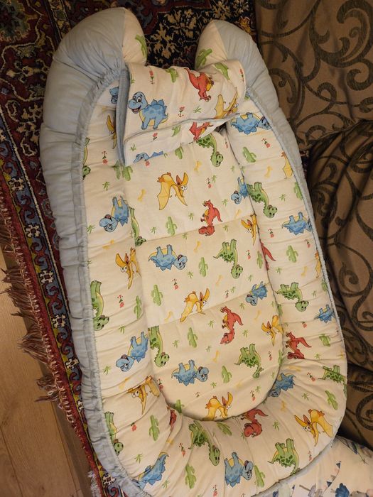 Baby nest si perna de alaptat