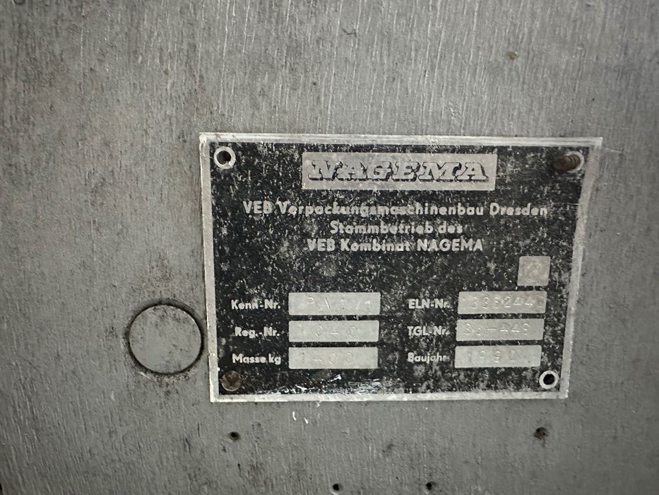 Машина за разфасоване на краве масло 125 гр