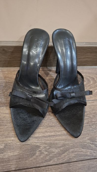 Дамски чехли на ток