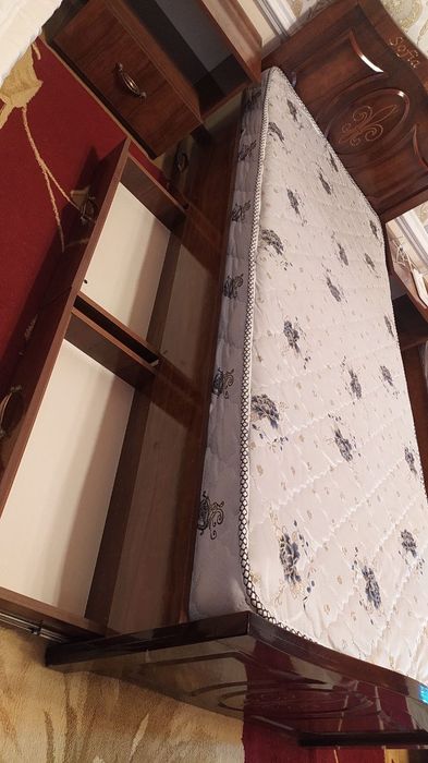 Krovatlar sotiladi ortopet matrasi bilan va tumbochka