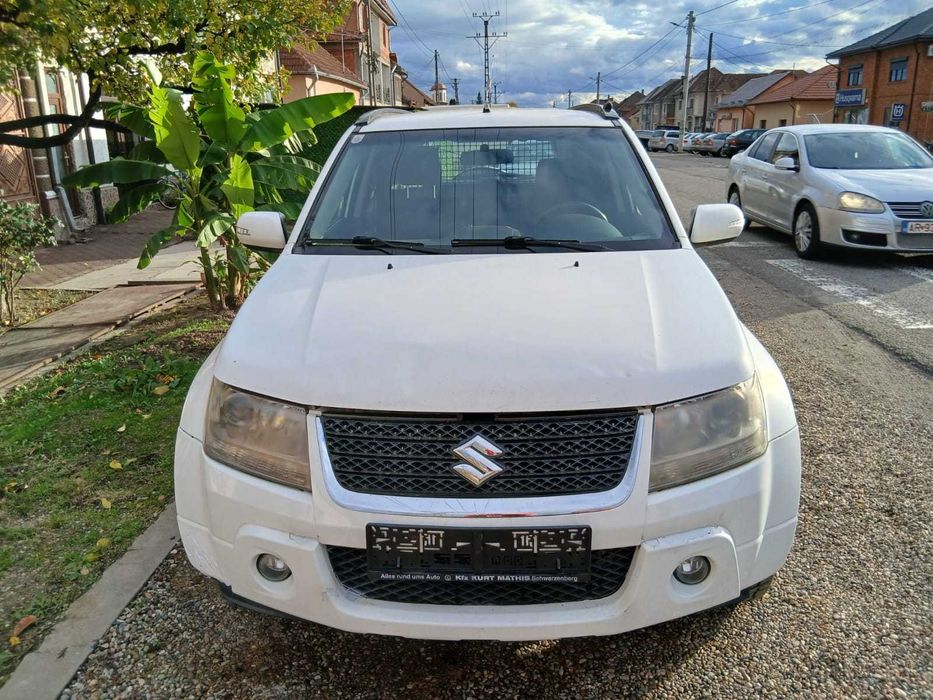 Suzuki Grand Vitara 1,9 4x4 klima an 2010 recent adusa