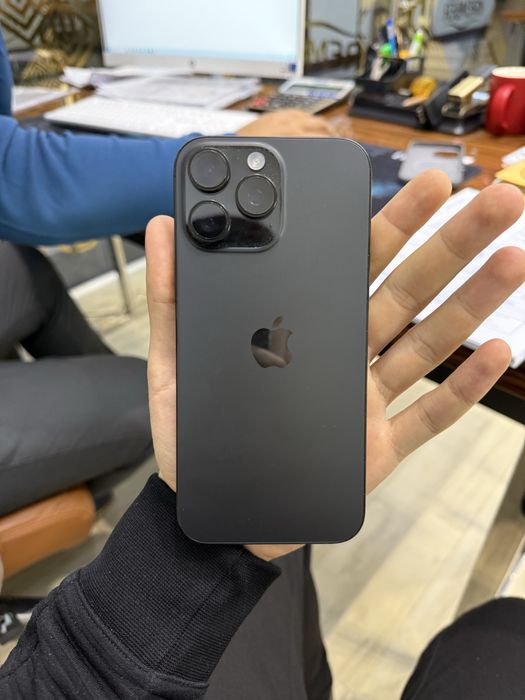 iPhone 16 Pro Max sim