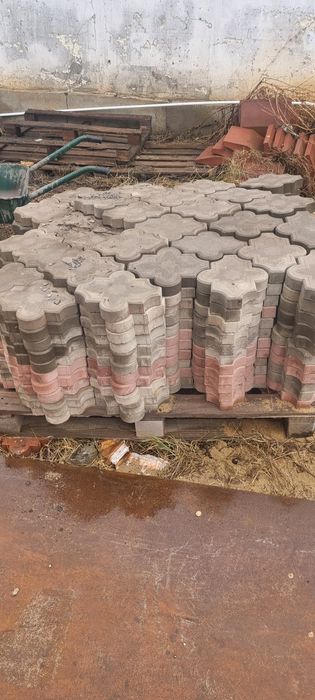 Продаеться брусчатка