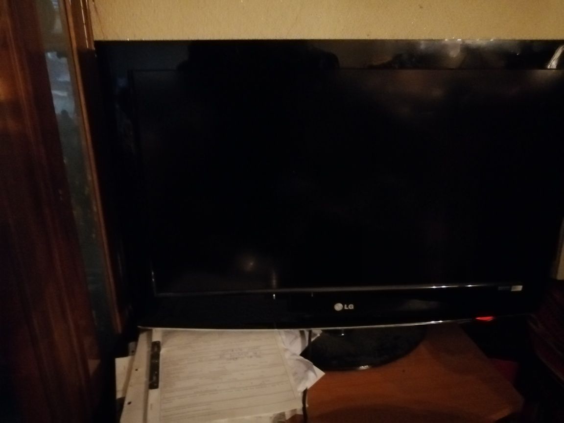 Televizor LG diagonala 81 cm, blitz rusescElectronicaB5-04