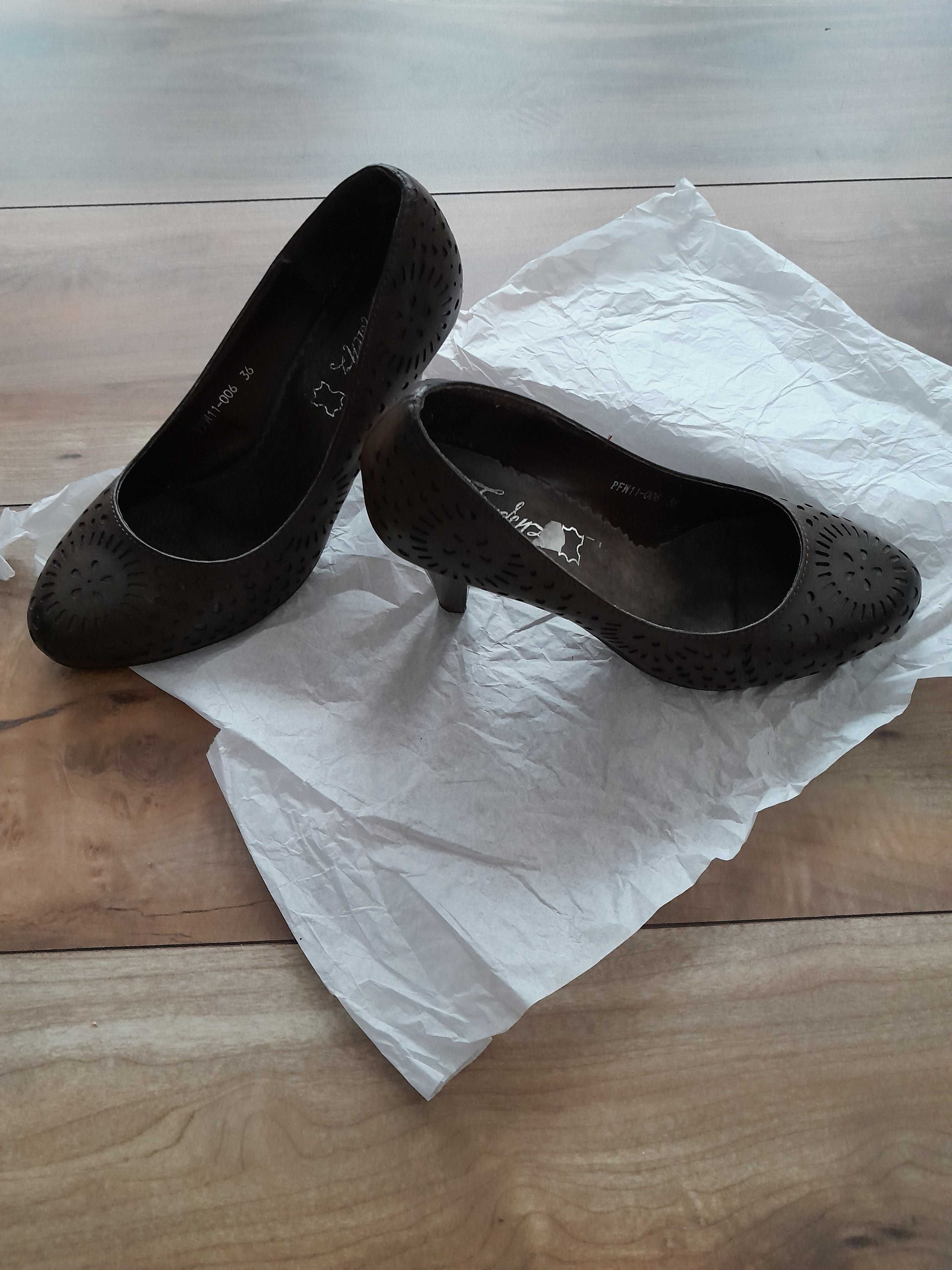 Дамски обувки в тъмнокафяв цвят, номер 36
