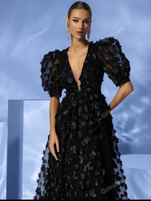 Дамска рокля с 3D цветя