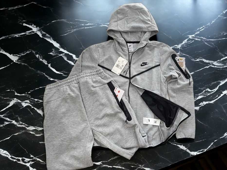 Trening Nike tech fleece grey/gri produs premium - Livrare GRATUITA.