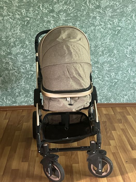 Коляска почти новая