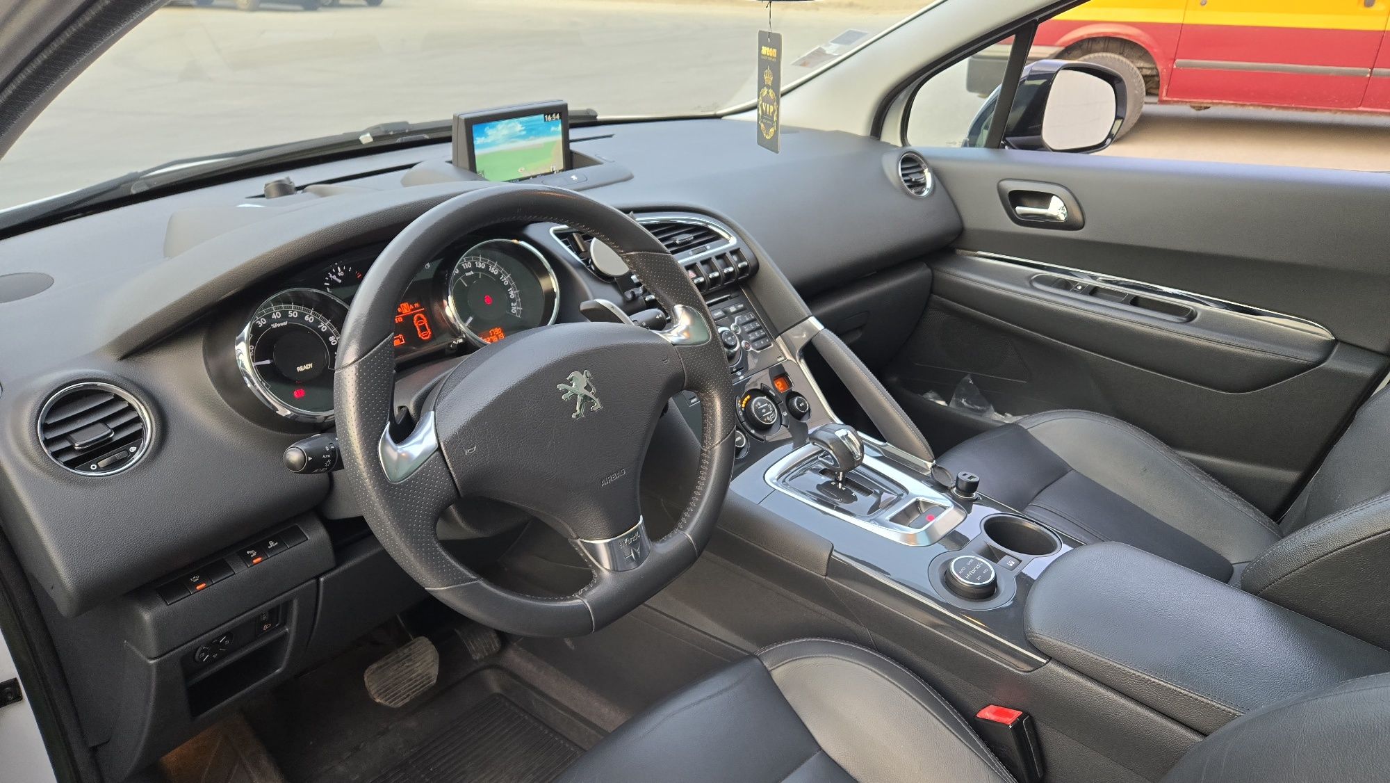Peugeot 3008 2.0HDI + Hybrid 4x4 200cp