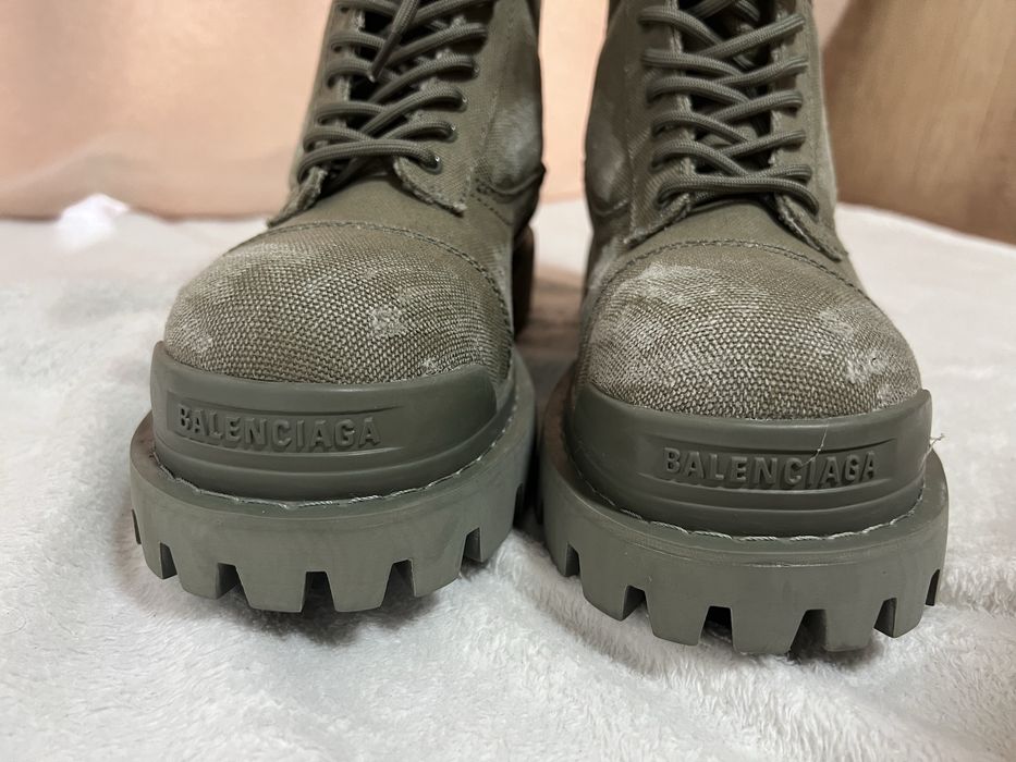 Balenciaga strike boots noi 42