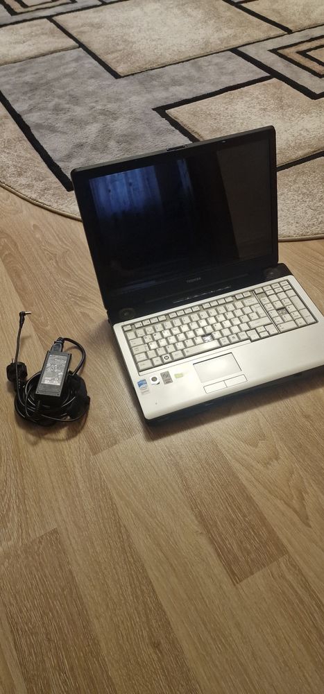 Laptop Toshiba  p200-1E9 funcțional