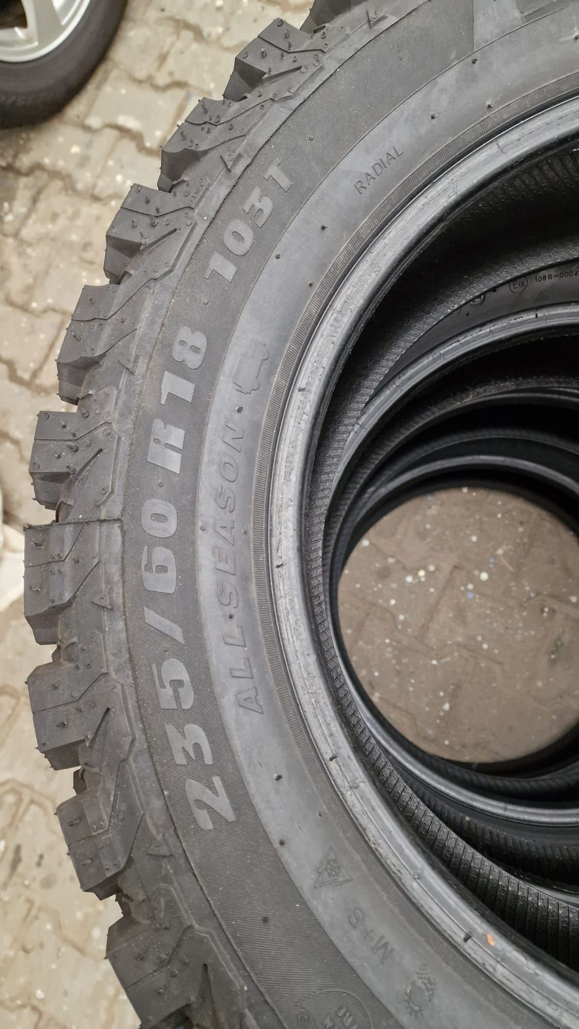 Anvelope de teren 235/60/18 noi