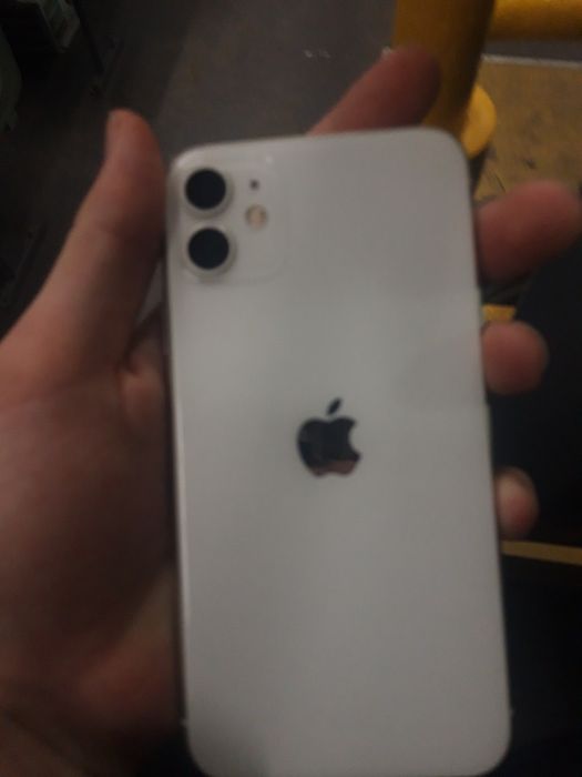 Продам айфон 11 в почти отличном состоянии