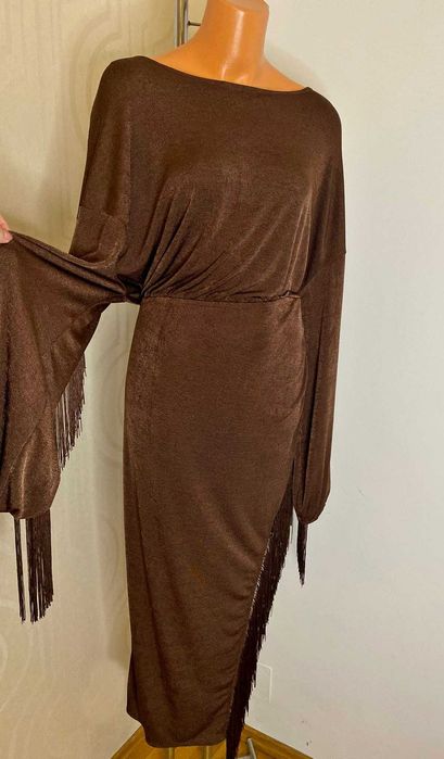 Rochie lunga cu franjuri pe maneci si laterali Asos - MARIME 3XL