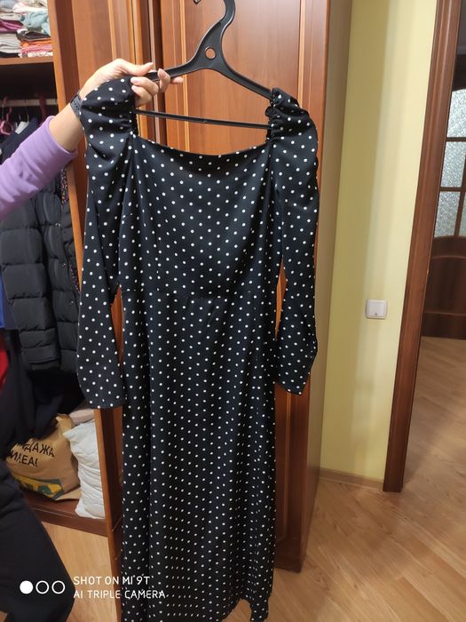 Женское платье продаю