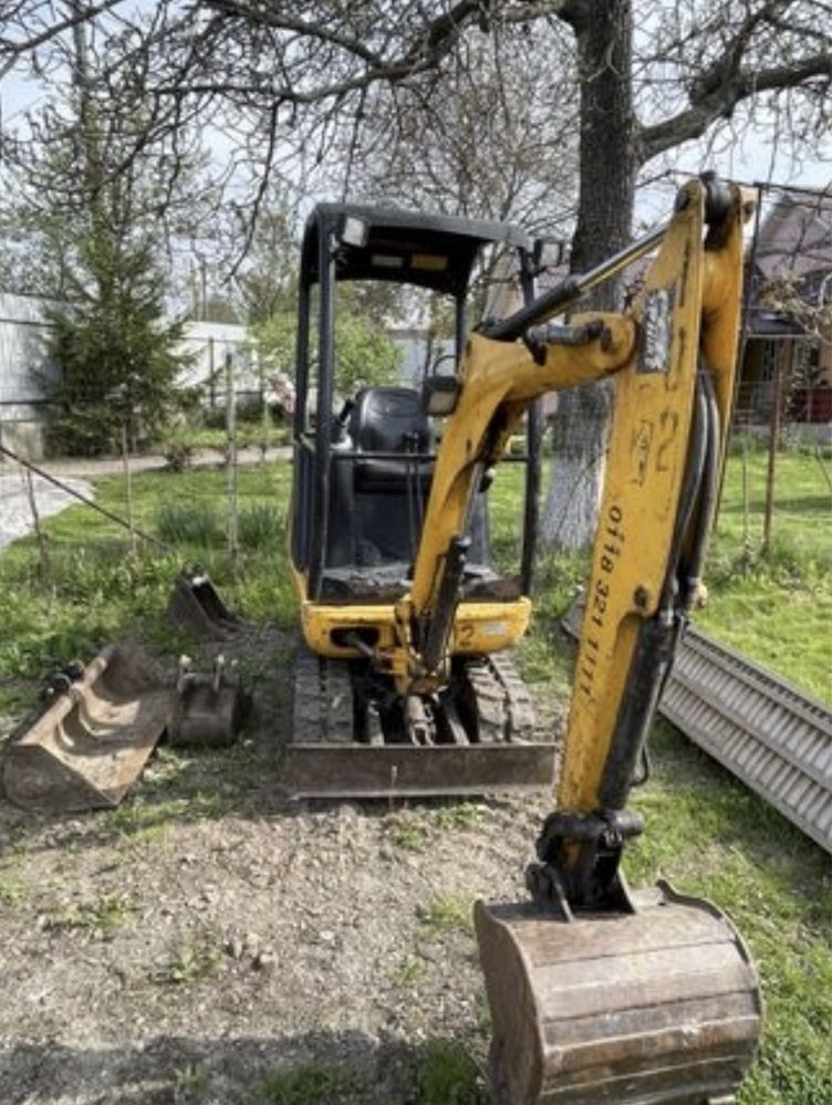 Execut lucrari cu miniexcavator 1.5 t si bobcat 2.5 t Roman