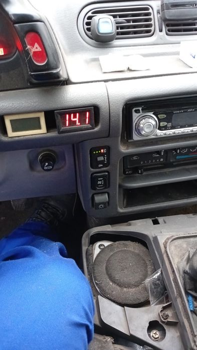 Нисан серена цял за части