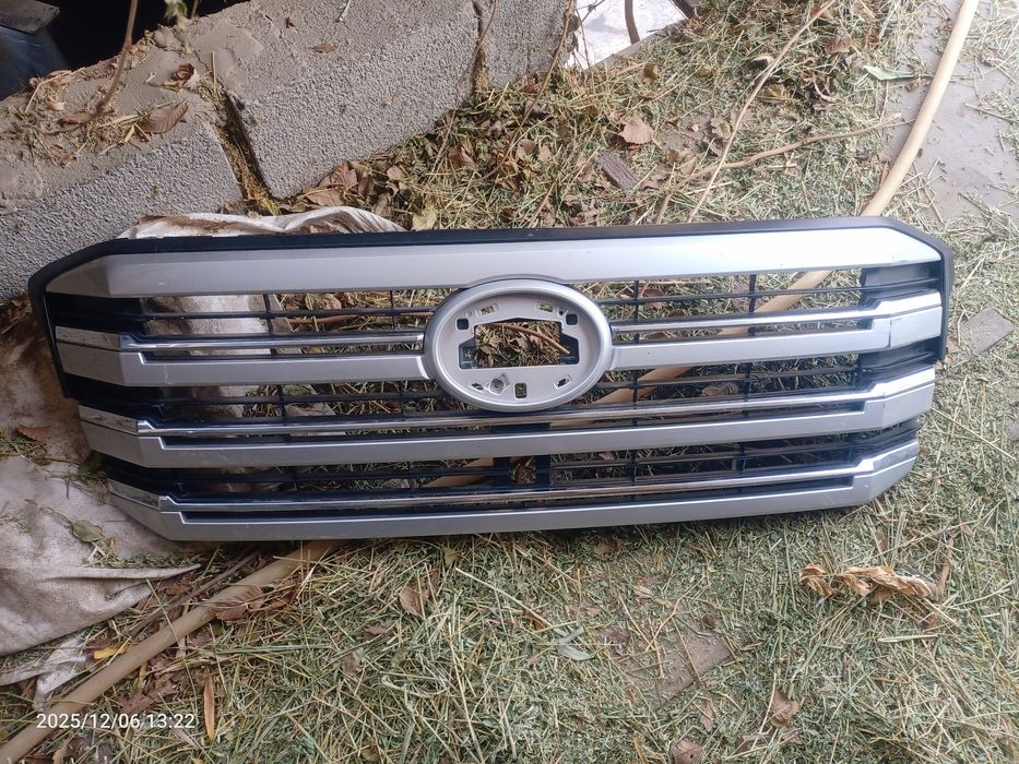 Решётка Тойота 300