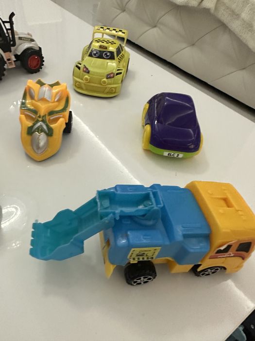 Lot masinute diverse