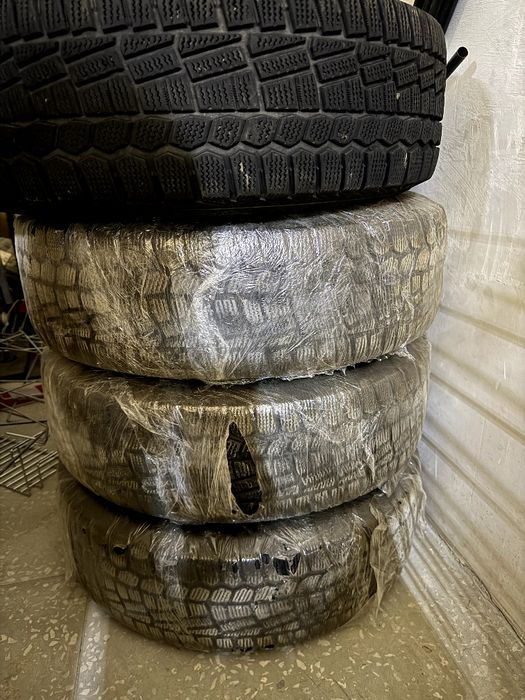 Продам комплект зимних шин с дисками. Viatti Brina.