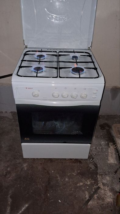 Срочно продаётся  газ плита Беларусь Гефест