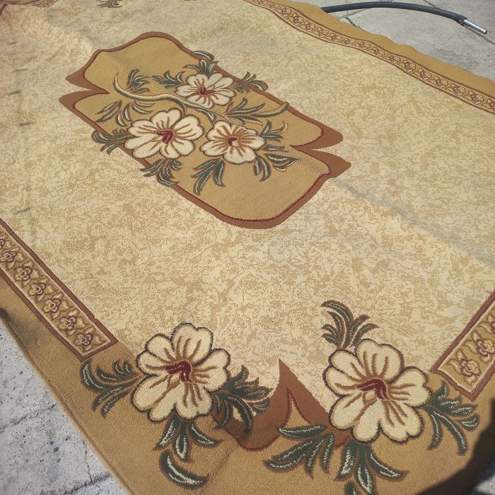 Ковер 2×3 в хорошем состоянии