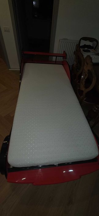 Pat copil, forma masina