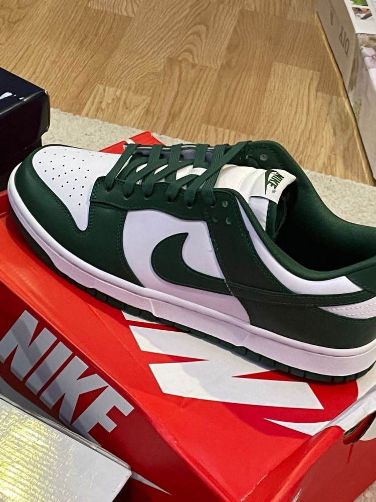 Nike Dunk Low Spartan Green