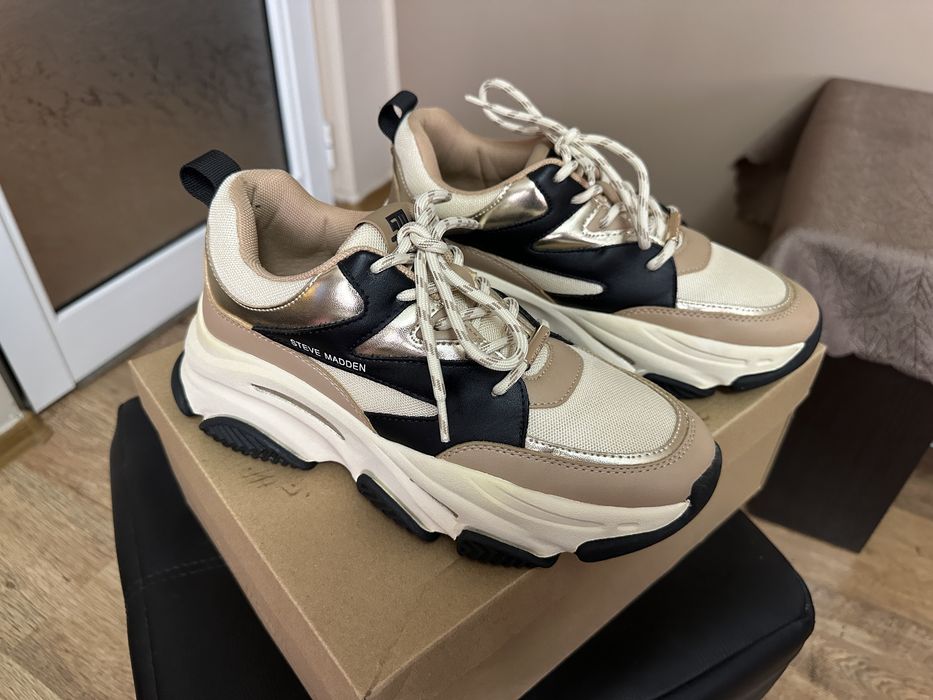 Сникърси Steve Madden