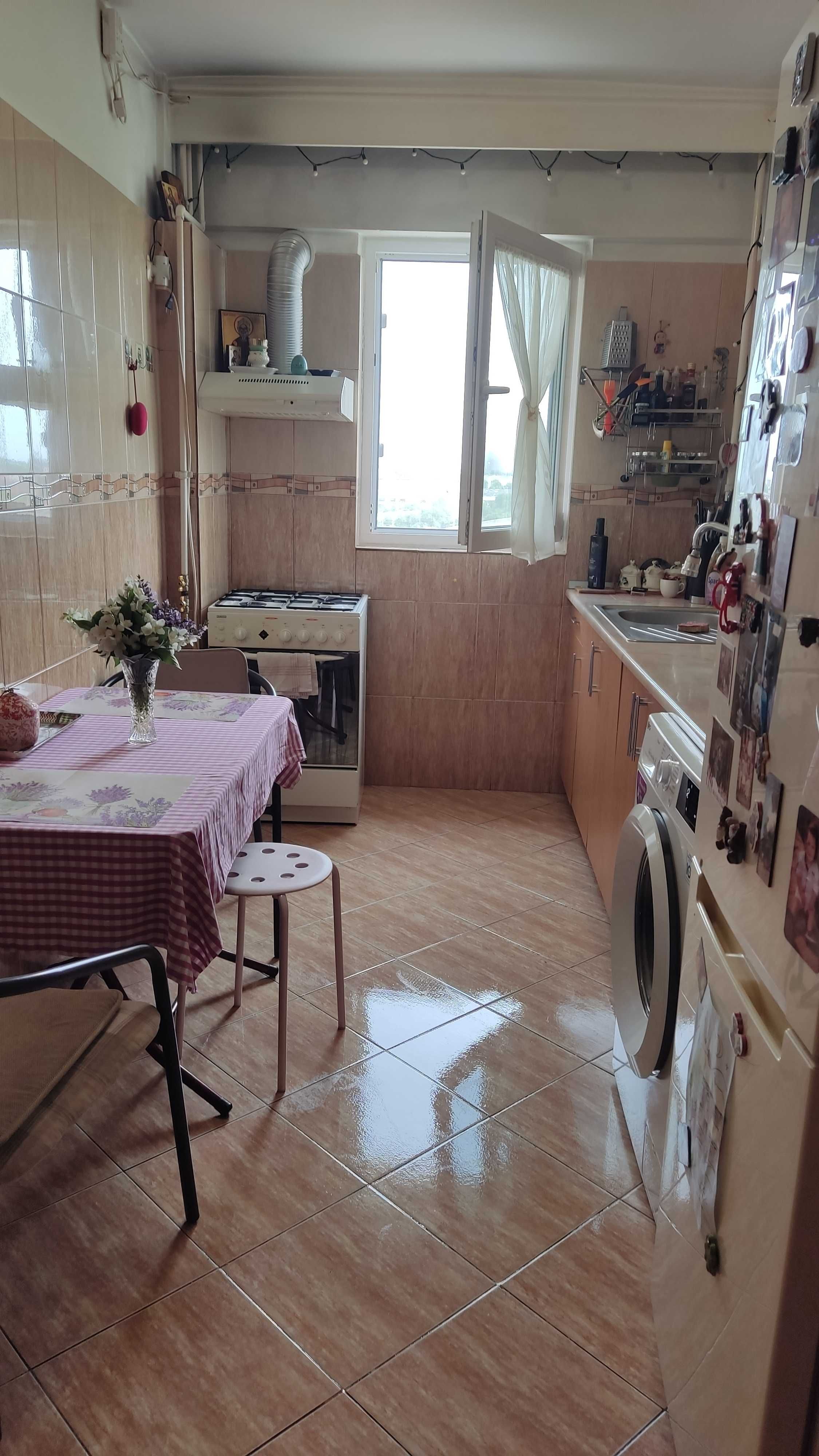Vând apartament cu 2 camere utilat mobilat- exclus agenții imobiliare.