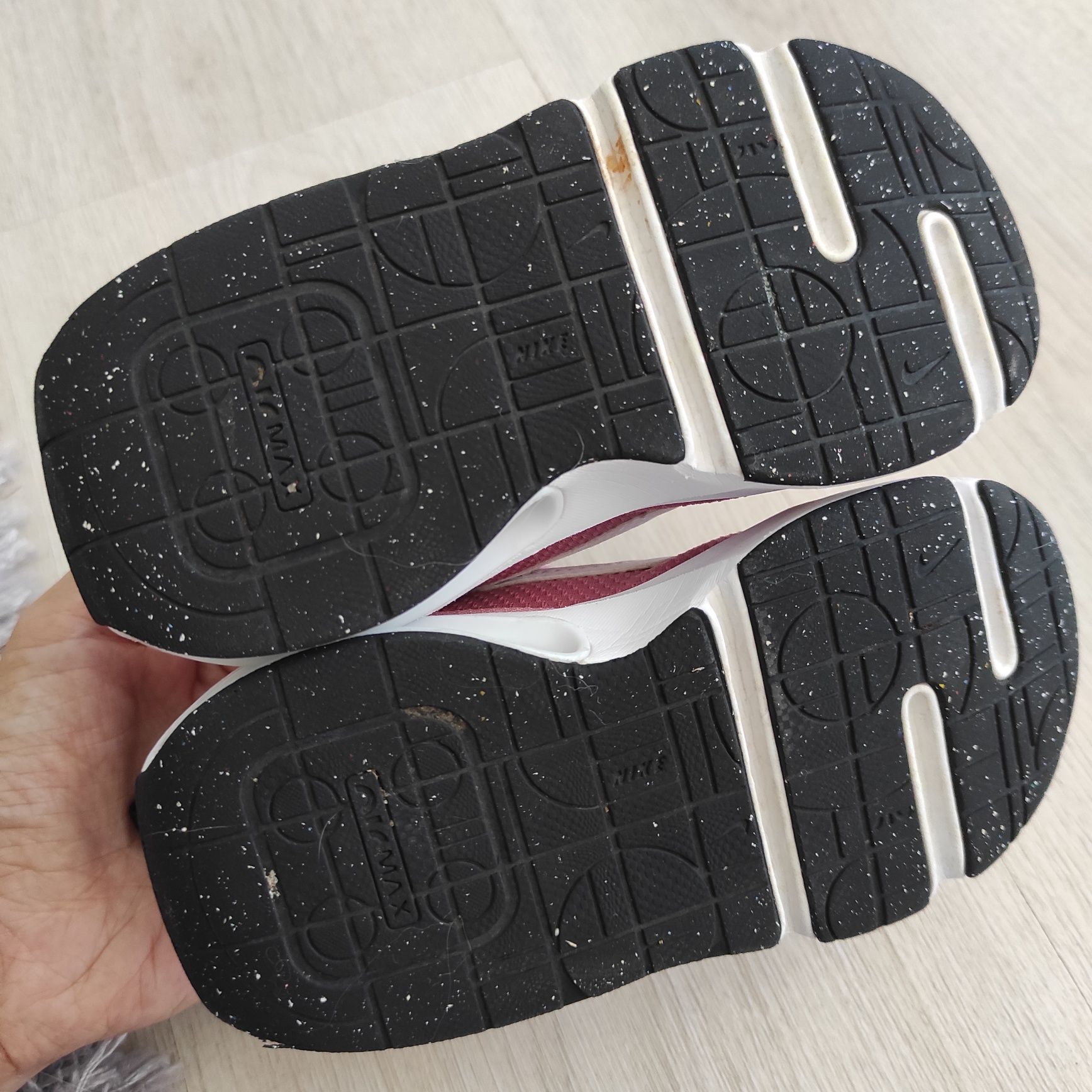Маратонки Nike за момиче, 24 номер