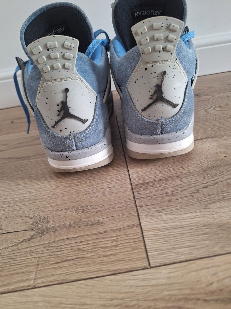 Jordan 4 university blue