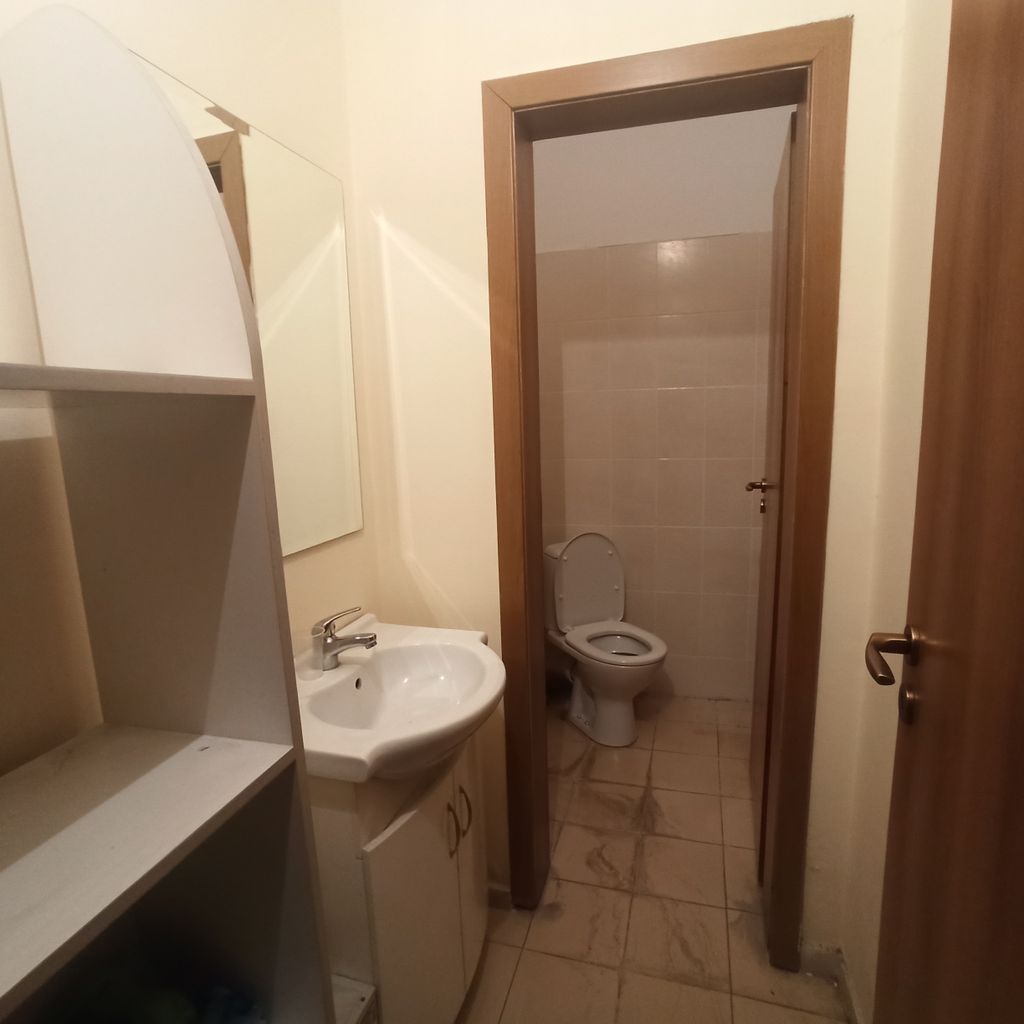 Дава се под наем Офис в Казанлък - 36 кв.м за 153 € - Снимка #1