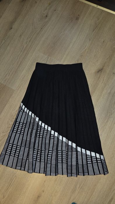 Красиви,цветни маркови поли Xs  S Пола xs