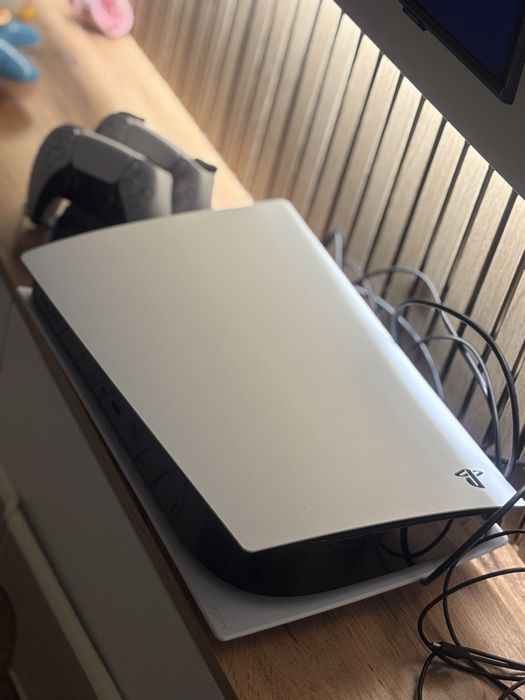 PlayStation 5 с коробкой