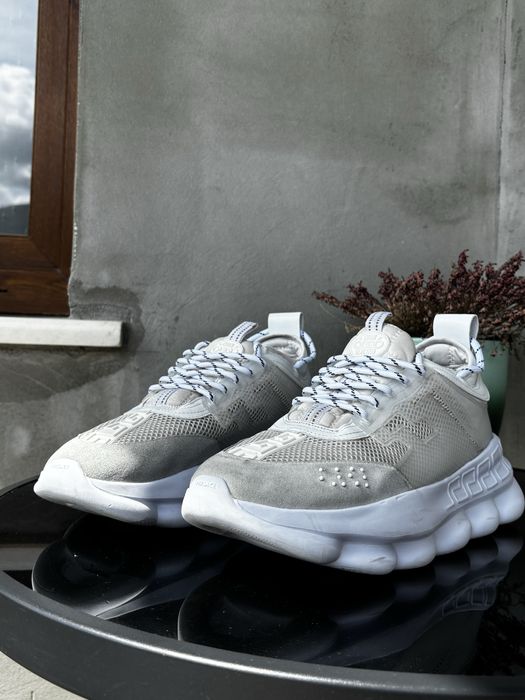 Chain reaction white