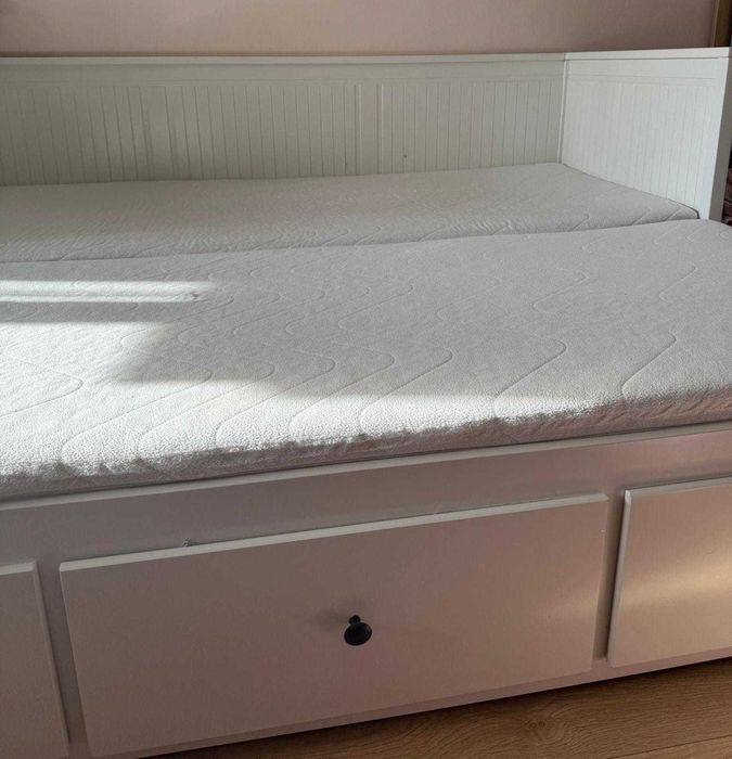 Pat extensibil divan IKEA 160/200 cu 3 sertare si 2 saltele 80/200